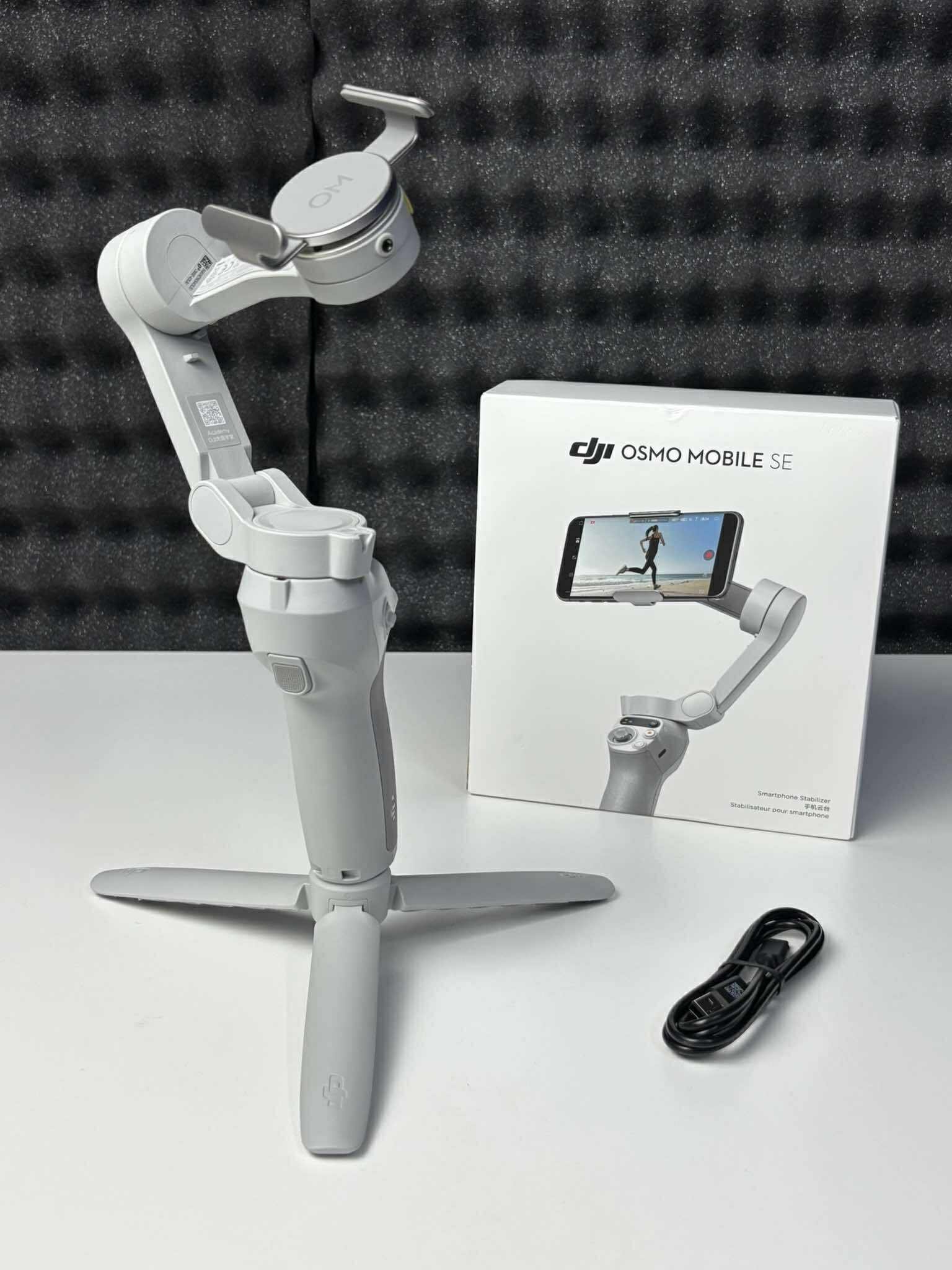 552386325_652288570933774_2780285499363775069_n.jpg DJI Osmo Mobile SE Smartphone Gimbal (3-Axis Stabilization) - Image 1